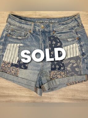 ✨SOLD✨American Eagle Patchwork Denim Shorts Distressed High Rise Festival Boho S